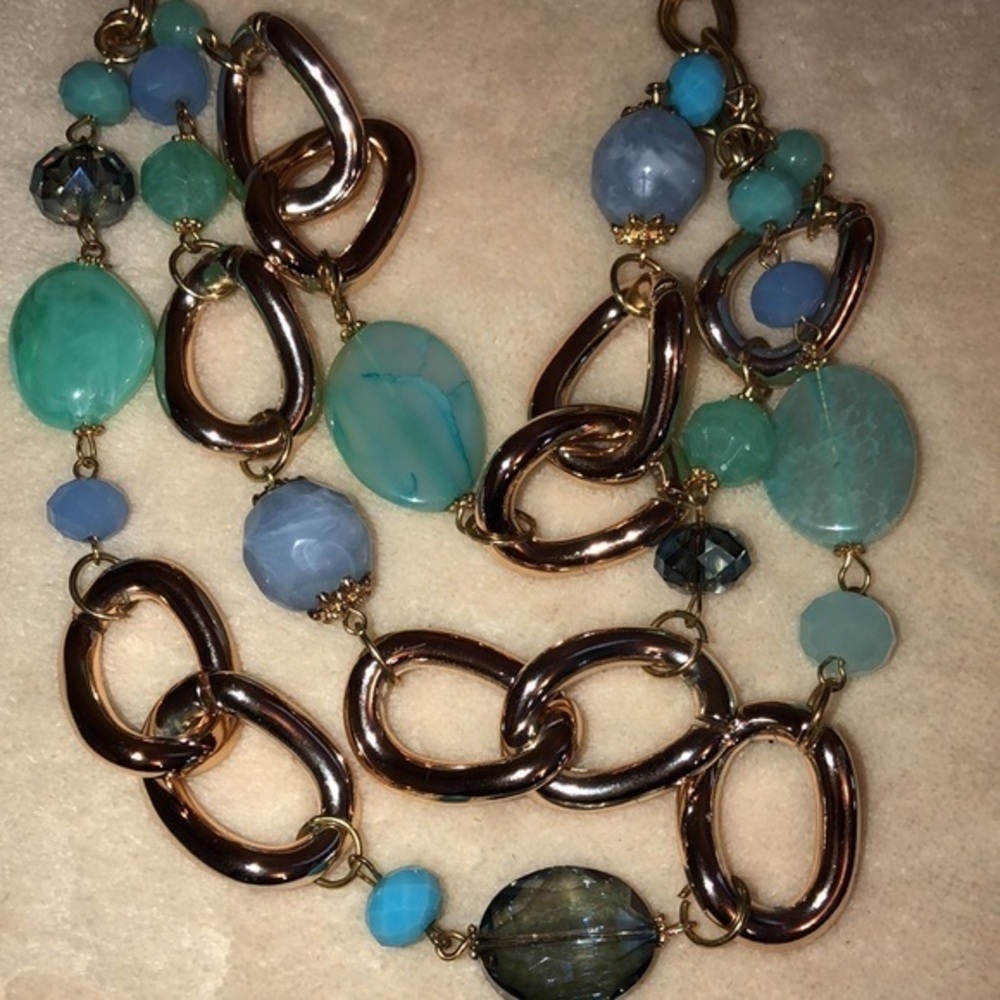Neckace - Picture 2 of 3